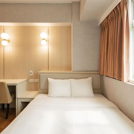 Kindness Hotel Weiwuying 카오슝 외부 사진