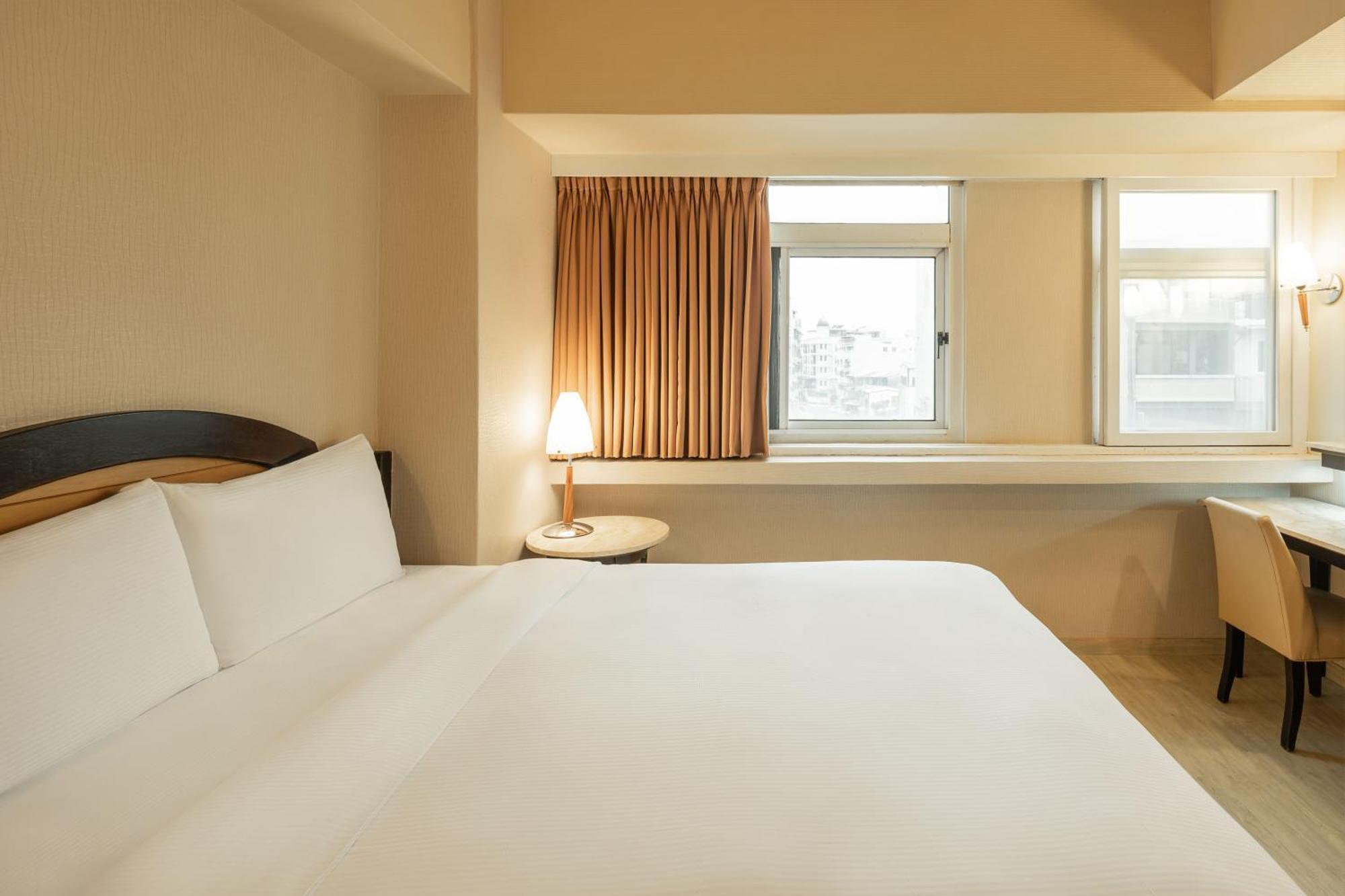Kindness Hotel Weiwuying 카오슝 객실 사진