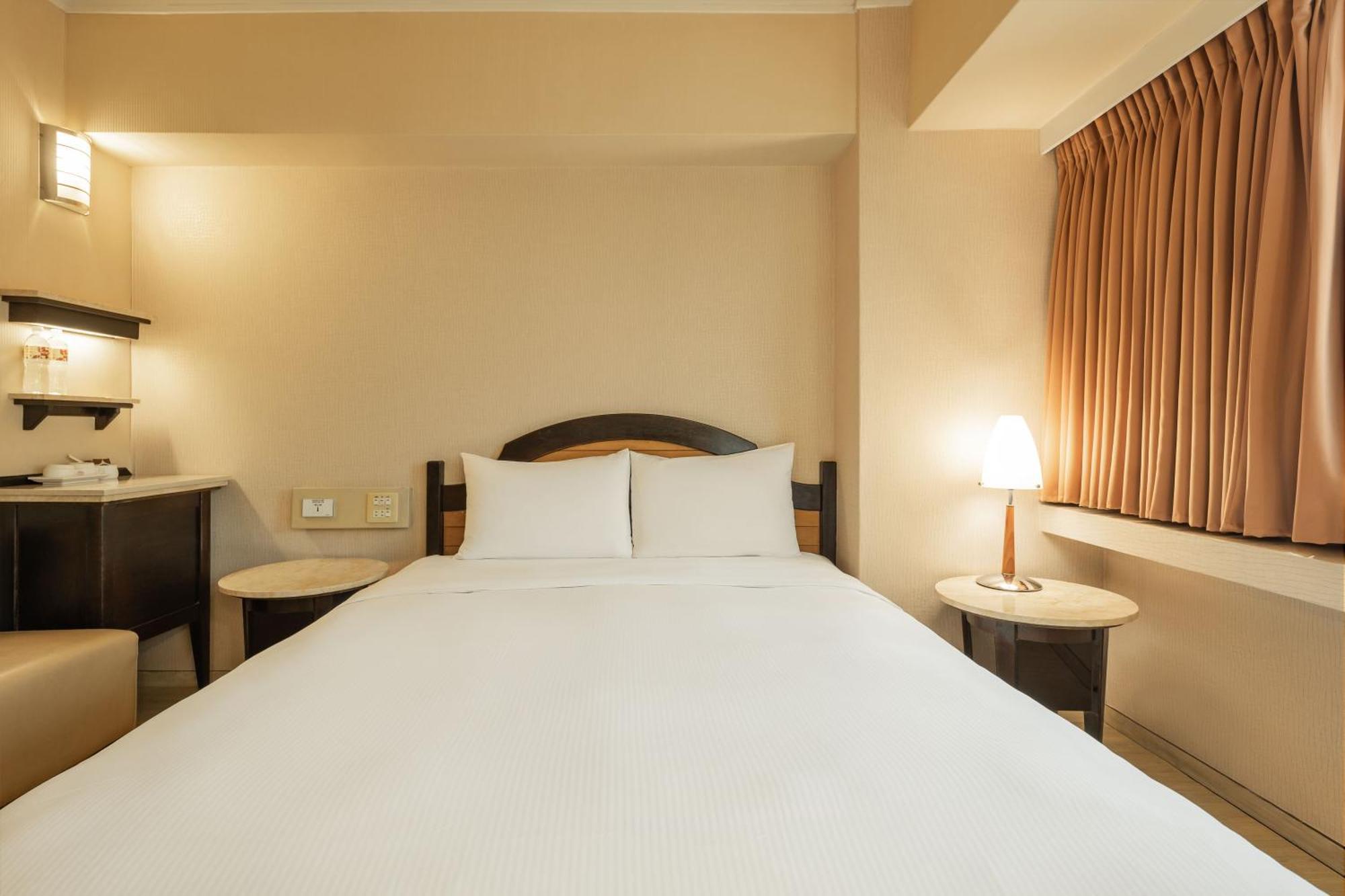 Kindness Hotel Weiwuying 카오슝 객실 사진