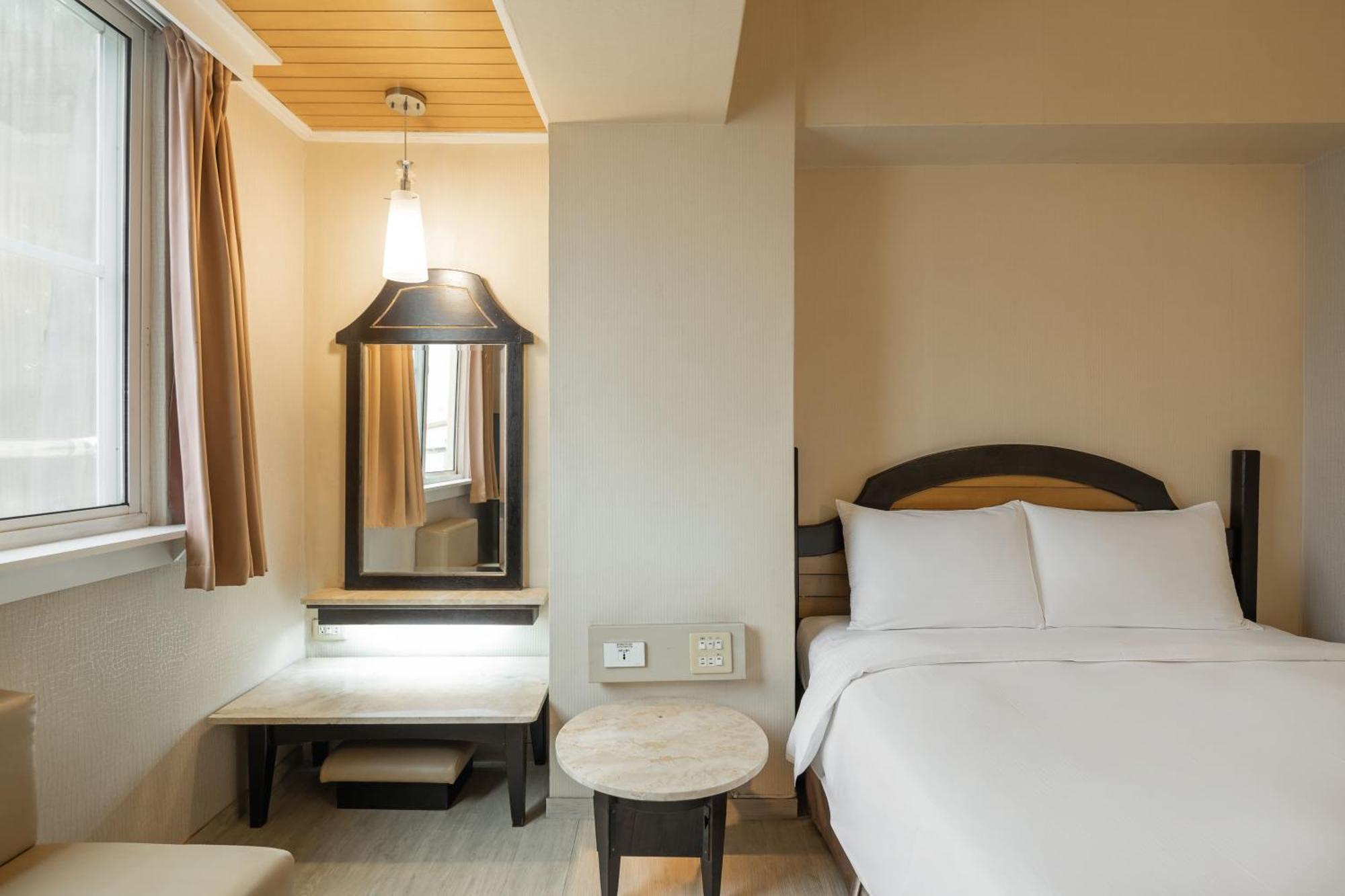 Kindness Hotel Weiwuying 카오슝 객실 사진