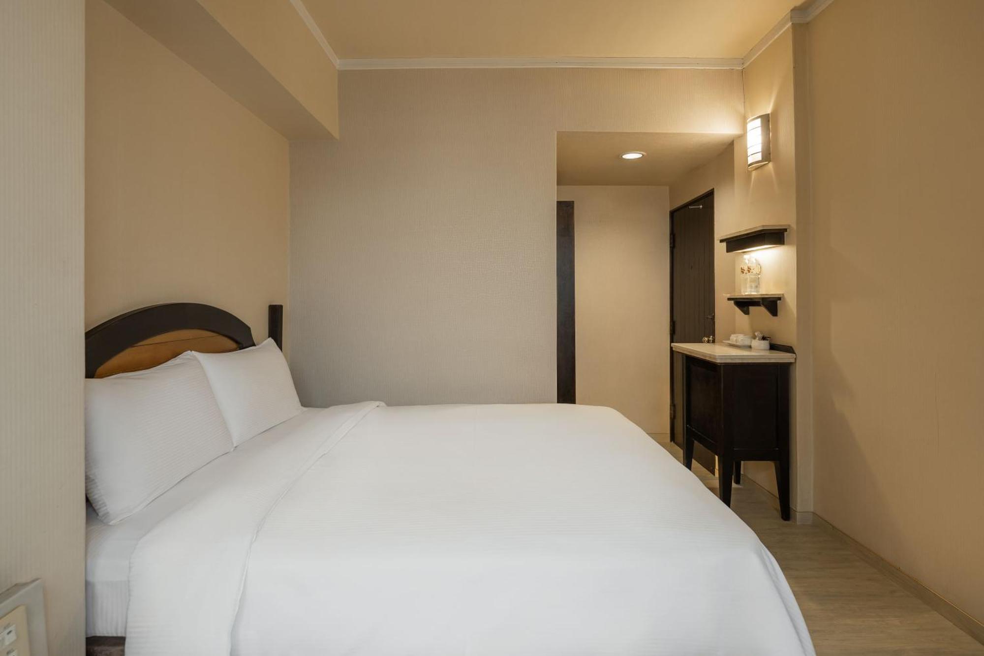 Kindness Hotel Weiwuying 카오슝 객실 사진