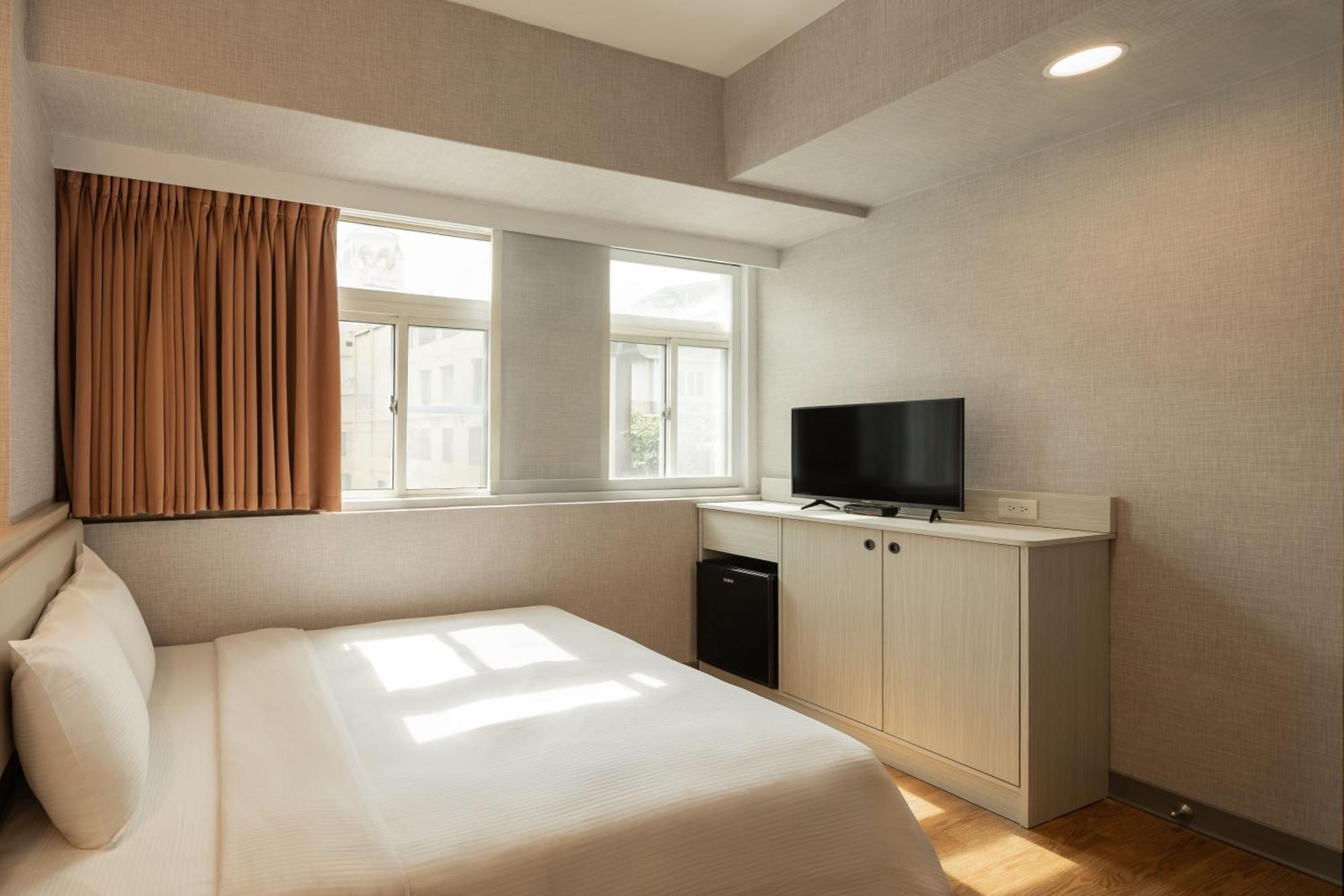 Kindness Hotel Weiwuying 카오슝 외부 사진