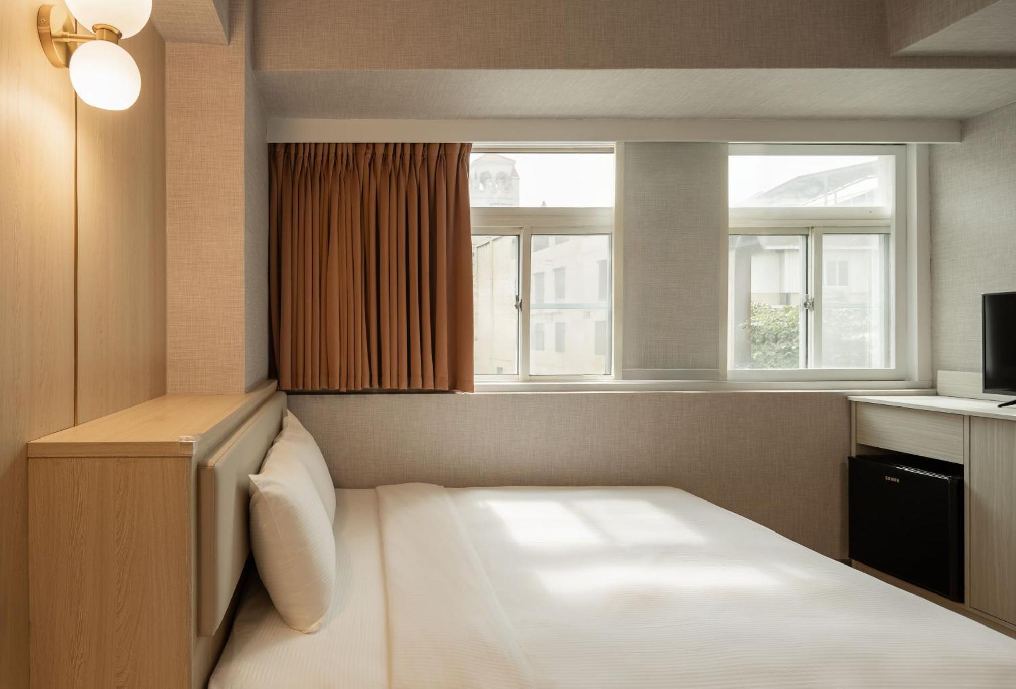Kindness Hotel Weiwuying 카오슝 외부 사진