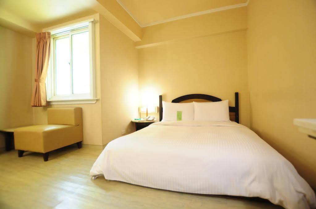 Kindness Hotel Weiwuying 카오슝 외부 사진